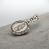 Dije Medalla Lupita Circonia (1.3 cm Diámetro) Plata .925