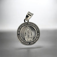 Dije Medalla Lupita Bisel Circonia (1.6 cm Diámetro) Plata .925